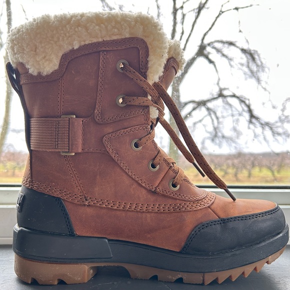 Sorel Tivoli Parc boot
Size 7.5 - Picture 1 of 3